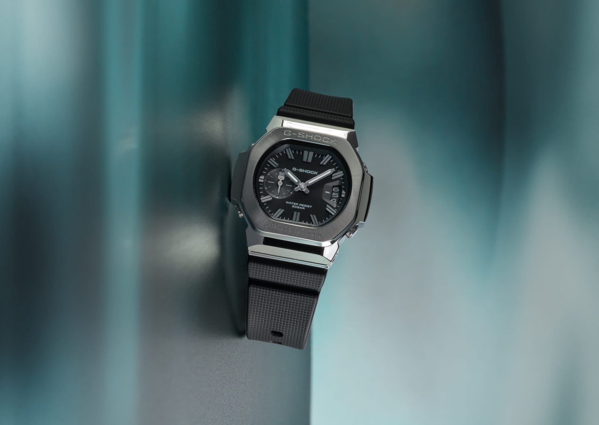 The G-Shock 2500 Goes Fully Analog. Yes, It Looks Familiar.